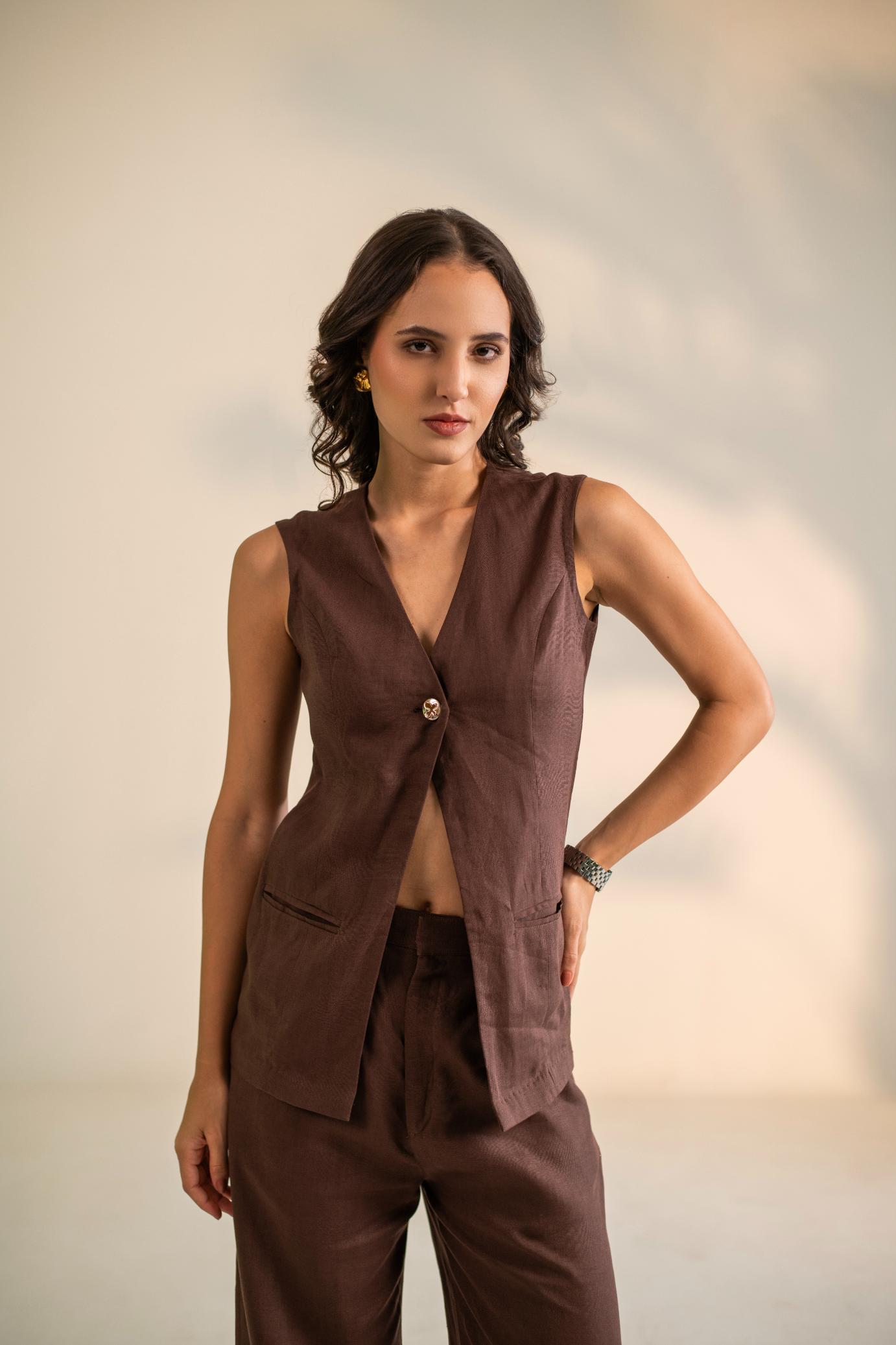 SLEEVELESS WAIST COAT WITH PANT