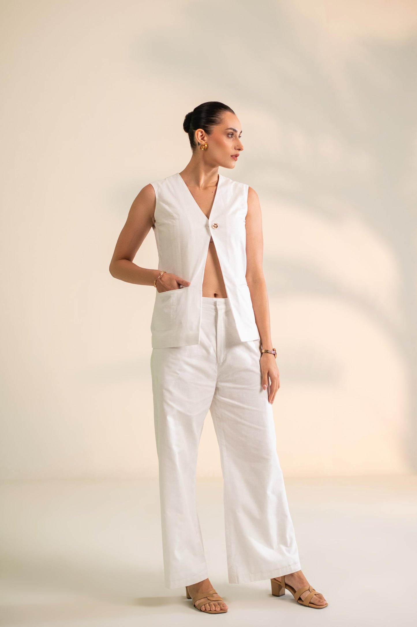 SLEEVELESS WAIST COAT WITH PANT