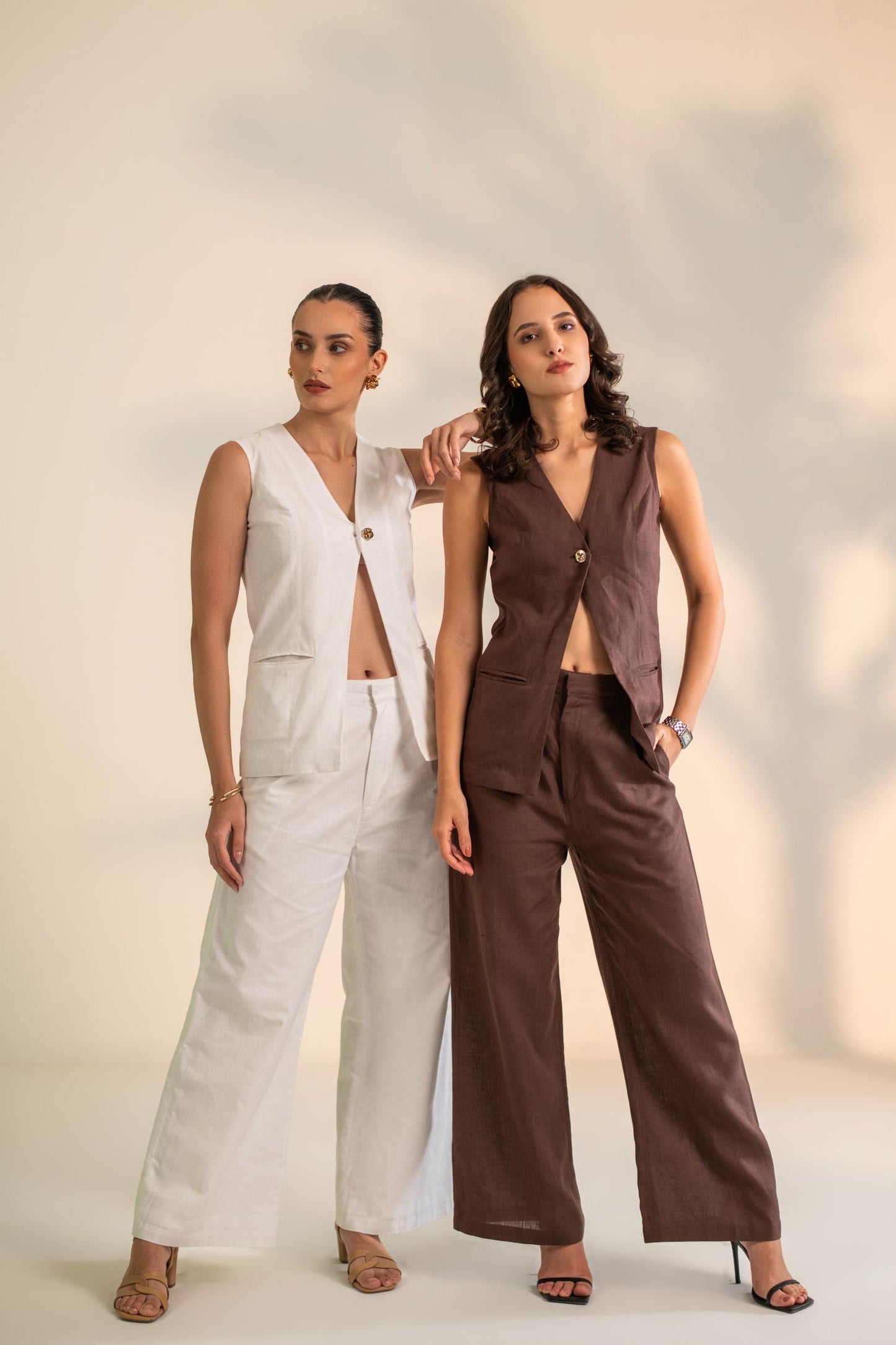 SLEEVELESS WAIST COAT WITH PANT