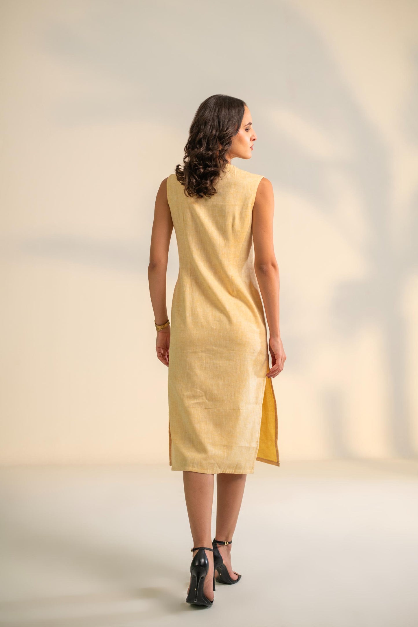 ONE PIECE WITH PEARL BUTTONS