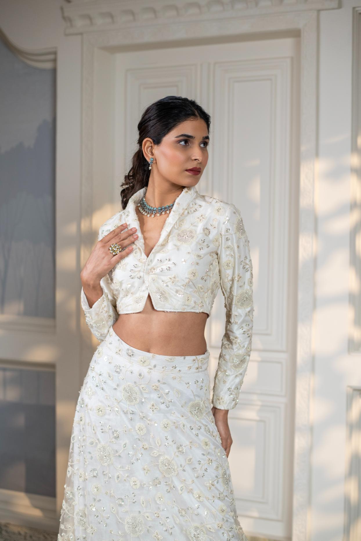 WHITE SHORT BLAZER WITH SKIRT