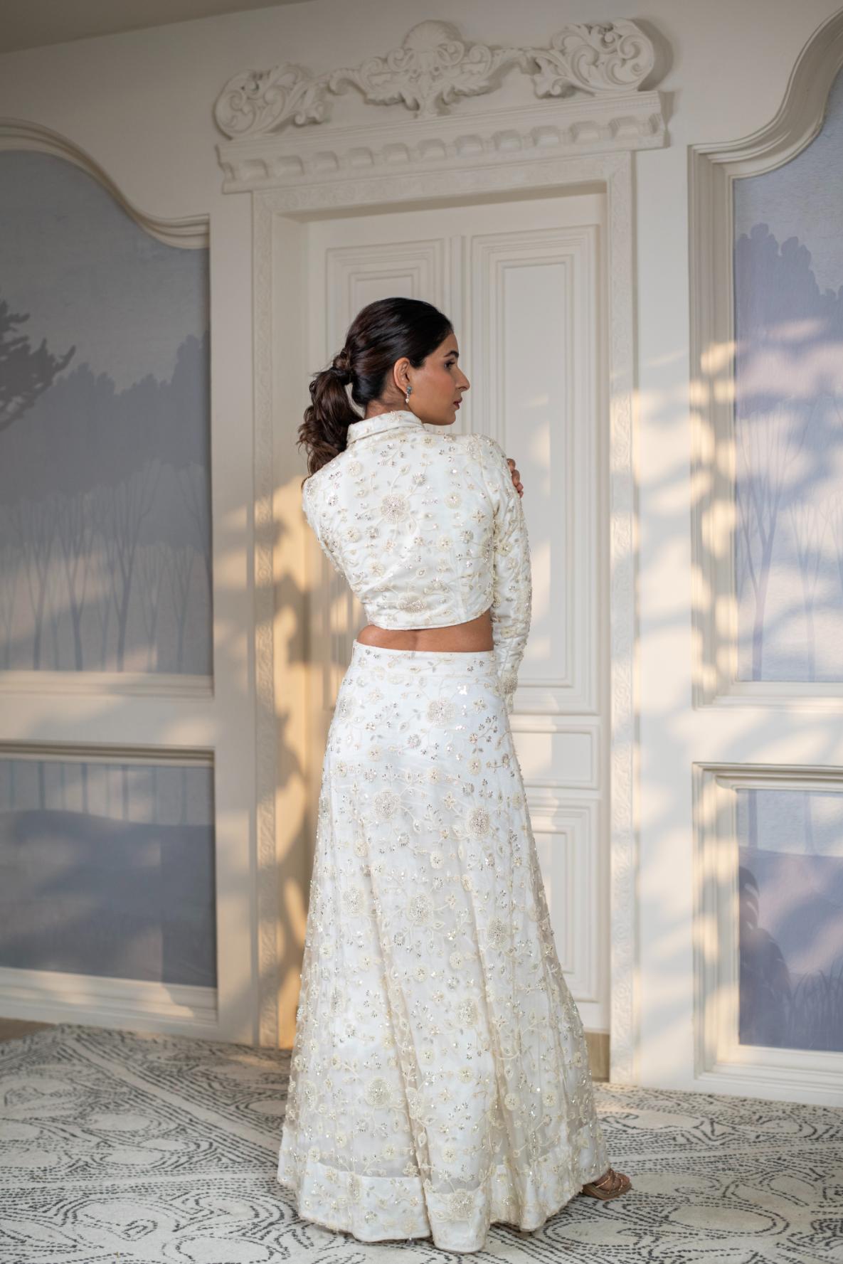 WHITE SHORT BLAZER WITH SKIRT