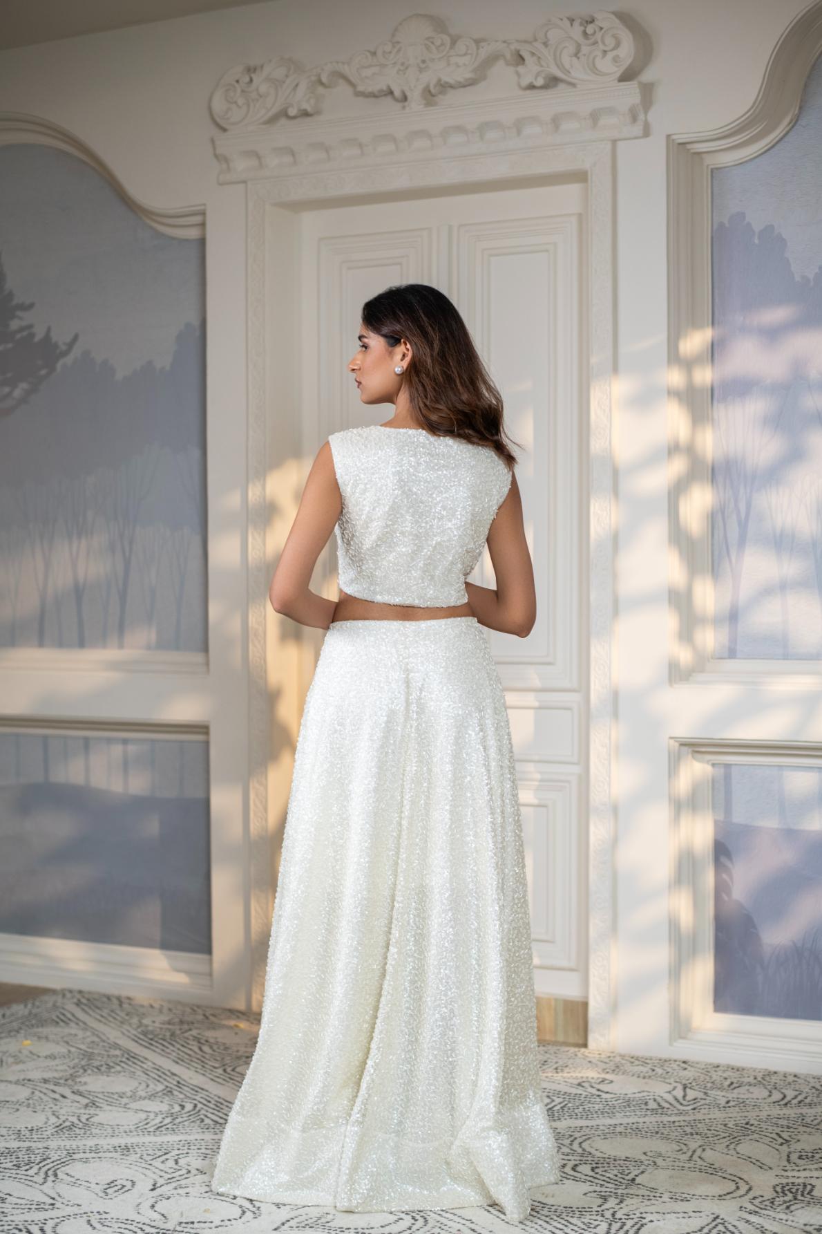 WHITE SKIRT WITH BLOUSE